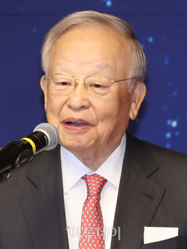 ▲손경식 한국경영자총협회장이 15일 서울 여의도 국회 사랑재에서 열린 사회적 대화 공동선언식에서 인사말을 하고 있다. 고이란 기자 photoeran@