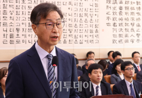 ▲최재해 감사원장이 16일 서울 여의도 국회에서 열린 법제사법위원회 국정감사에서 발언을 하고 있다. 고이란 기자 photoeran@