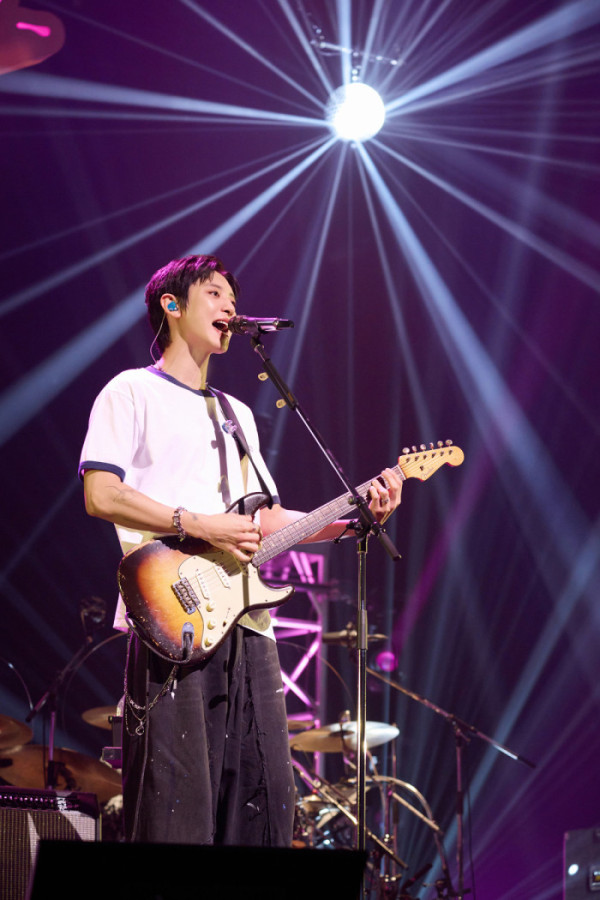 ▲엑소 찬열 일본 라이브 투어 공연(사진제공=SM엔터테인먼트)