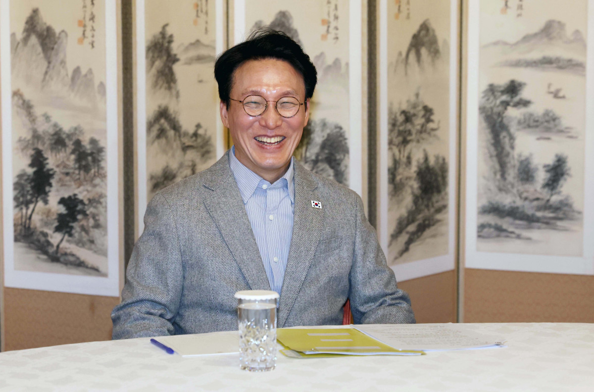 ▲김민석 국무총리가 2일 서울 종로구 총리공관에서 열린 제2회 ‘3+α(알파)’회의에서 발언하고 있다. 신태현 기자 holjjak@