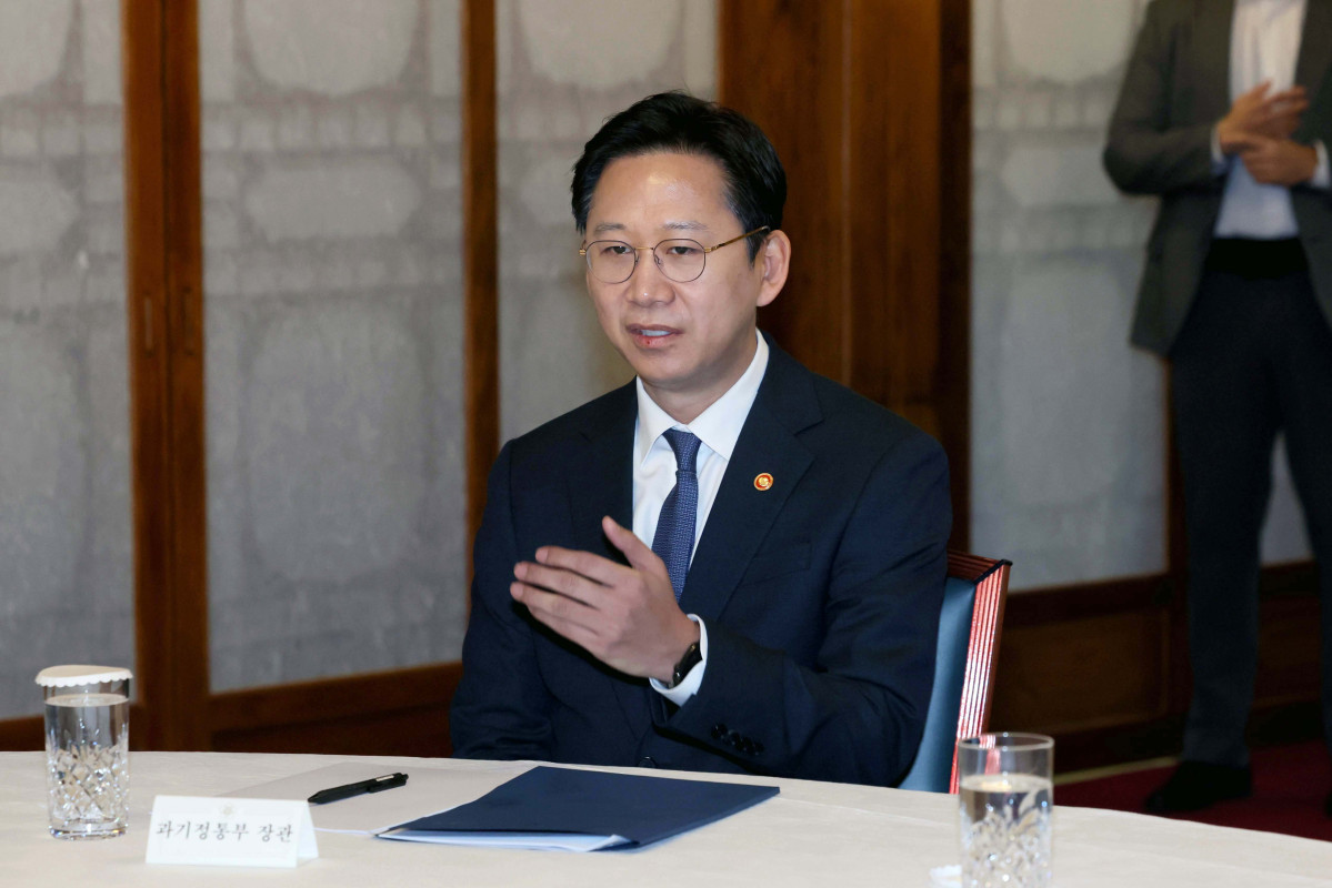 ▲배경훈 부총리 겸 과학기술정보통신부 장관이 2일 서울 종로구 총리공관에서 열린 제2회 ‘3+α(알파)’회의에서 발언하고 있다. 신태현 기자 holjjak@