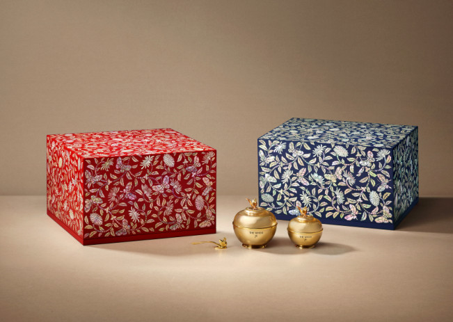 ▲LG생활건강이 국가 정상 배우자에 전달한 더후 환유고 나전칠기 선물세트. (사진제공=LG생활건강)