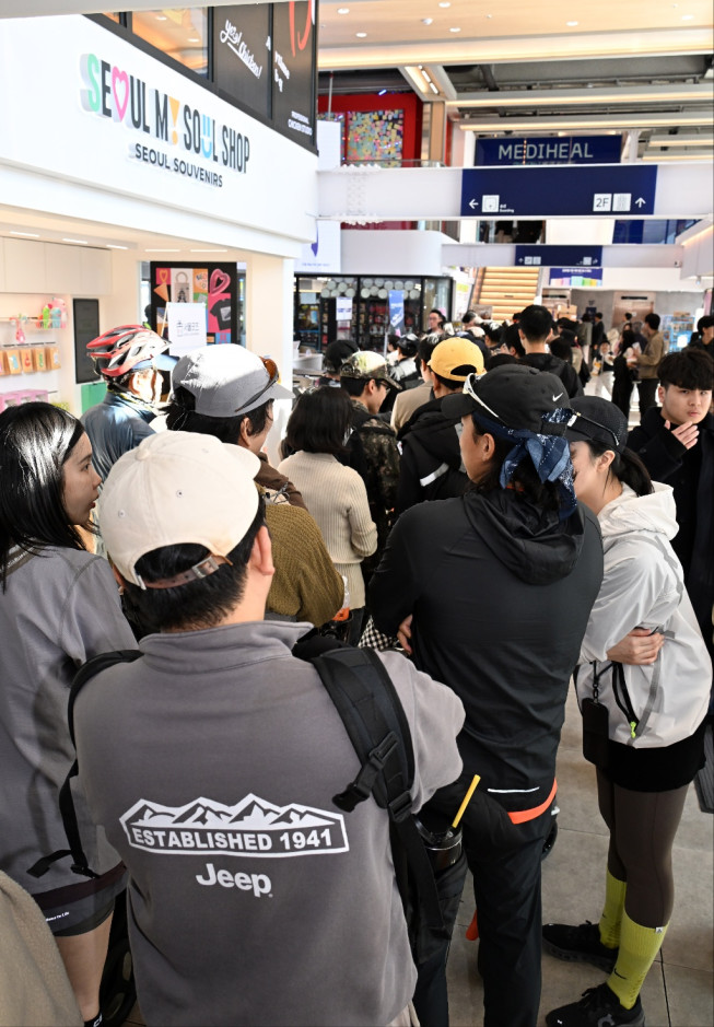 ▲한강버스 탑승을 기다리는 시민 모습. (사진제공=서울시)