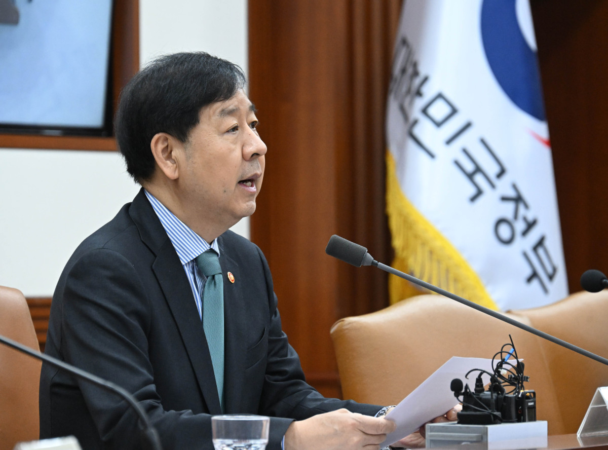 ▲구윤철 부총리 겸 기획재정부 장관이 11월 4일 서울 종로구 정부서울청사에서 열린 '경제관계장관회의 겸 물가관계장관회의 겸 산업경쟁력강화 관계장관회의'를 주재, 모두발언을 하고 있다. (기획재정부)