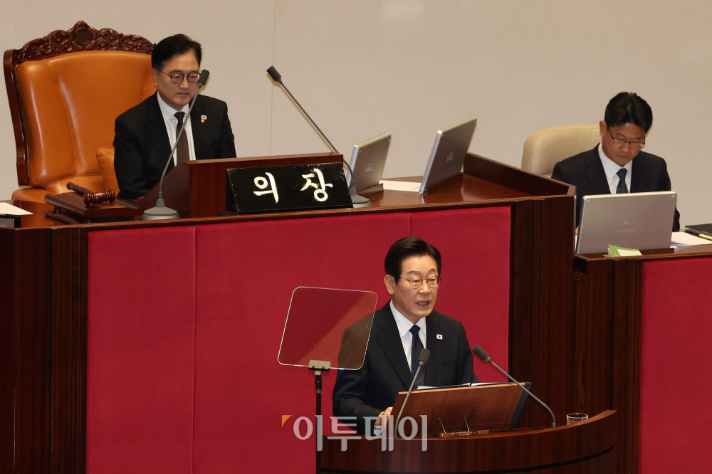 ▲이재명 대통령이 4일 서울 여의도 국회 본회의에서 내년도 정부 예산안에 대한 시정연설을 하고 있다. 고이란 기자 photoeran@