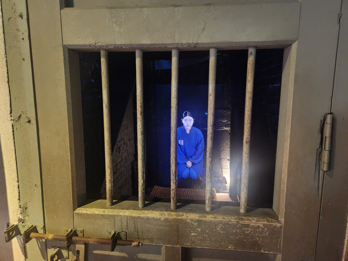 ▲한국전자기술연구원(KETI)이 서대문구도시관리공단과 공공서비스의 디지털 전환 및 정보통신기술(ICT) 적용 강화를 위한 업무협약을 체결했다. 이번 협약은 서대문형무소역사관 내에 구축한 실감형 홀로그램 역사 체험관의 운영 성과를 바탕으로, 주요 역사·문화 공간에 가상융합(VR·AR·MR·홀로그램) 기술을 접목한 체험형 전시를 확대하기 위해 추진된 것이다. (사진제공-한국전자기술연구원(KETI))