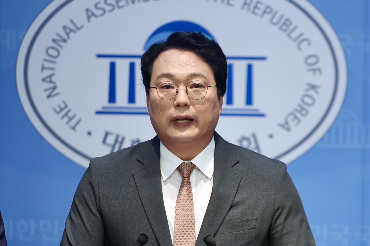 ▲천하람 개혁신당 원내대표가 5일 오전 서울 여의도 국회 소통관에서 부동산 정책 관련 긴급 기자회견을 열고 발언하고 있다. 2025.11.05. (뉴시스)