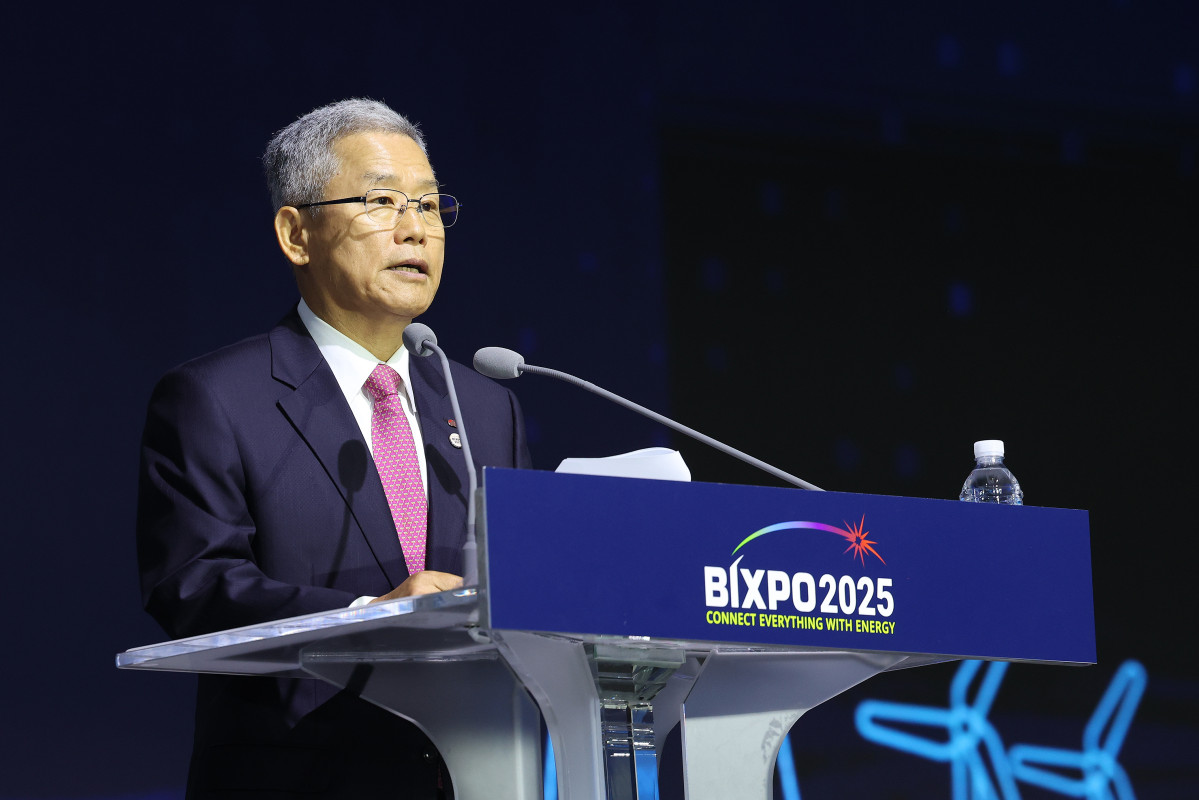 ▲김동철 한국전력공사 사장이 5일 광주 김대중컨벤션센터에서 열린 'BIXPO 2025'에서 개회사를 하고 있다. (한국전력공사)