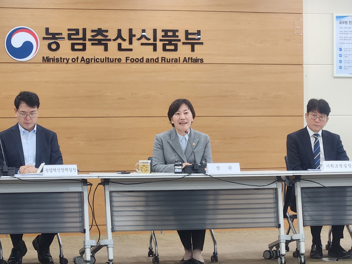 ▲송미령 농림축산식품부 장관이 5일 정부세종청사에서 기자간담회를 열고 인사말을 하고 있다. (노승길 기자)