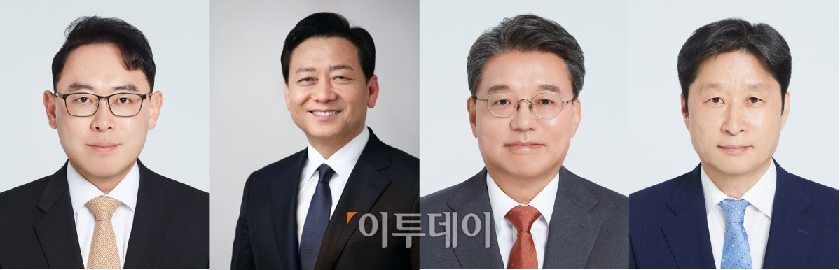 ▲ 왼쪽부터 수원지검 공공수사 부장검사를 지낸 허훈 변호사, 강원도지사와 국회 사무총장을 역임한 이광재 고문, 헌법재판소 사무처장 출신 김정원 변호사, 전직 서울고검장인 김후곤 변호사. (사진 제공 = 법무법인(유) 광장)