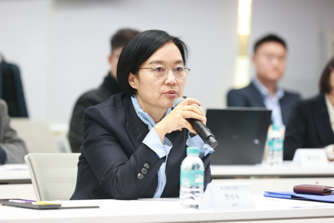 ▲한성숙 중소벤처기업부 장관이 5일 서울 종로구 광화문빌딩에서 열린 ‘벤처캐피탈 간담회’에서 회의를 주재하고 있다. (사진제공=중소벤처기업부)