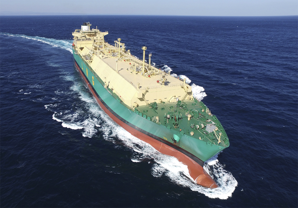 ▲KCC와 HD현대가 공동 개발한 차단열 도료 적용 대상이 되는 액화천연가스(LNG) 운반선. (사진제공=KCC)