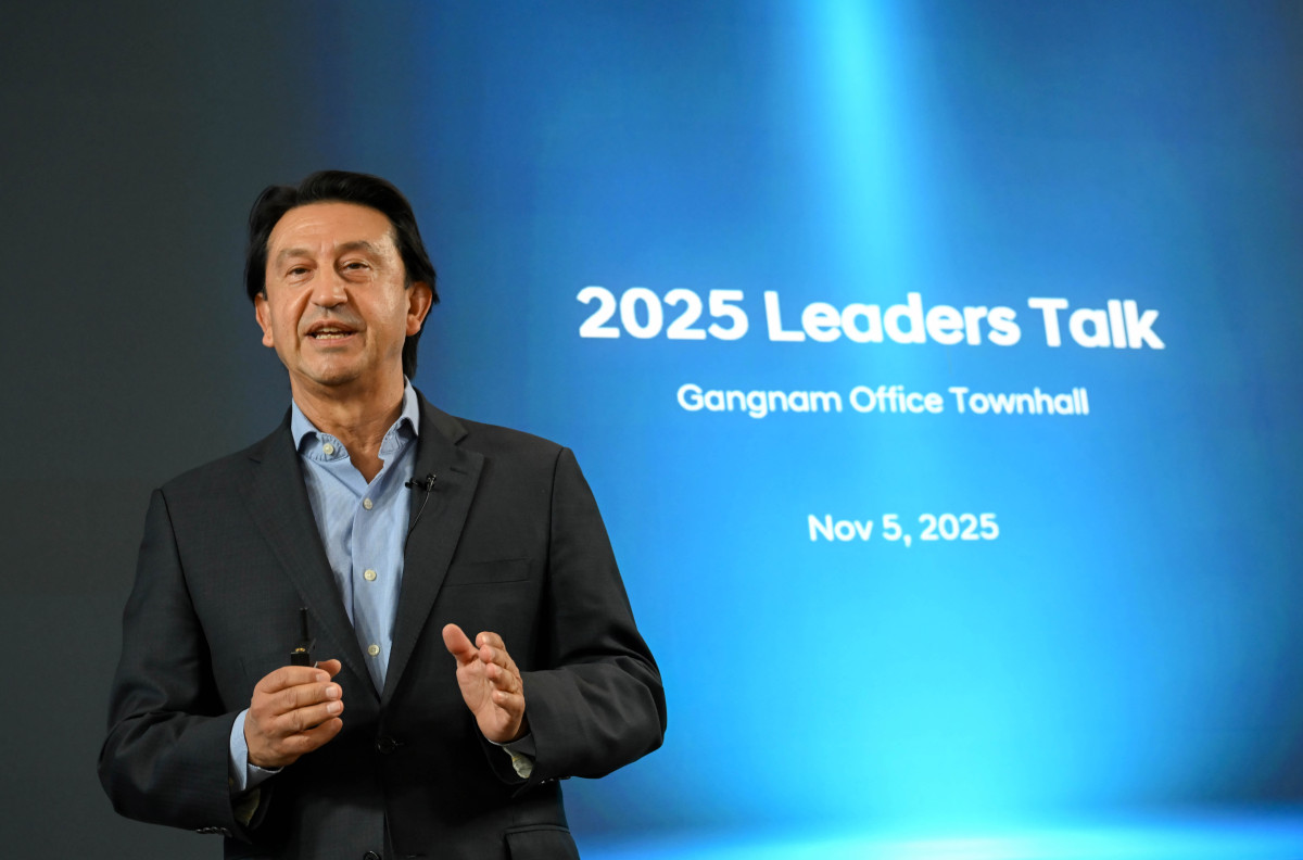 ▲호세 무뇨스 사장이 타운홀 미팅에서 메시지를 전달하는 모습 (사진=현대차)