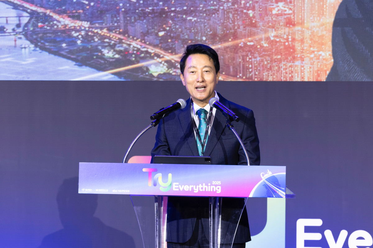 ▲오세훈 서울시장이 9월 11일 동대문디자인플라자(DDP)에서 열린 '트라이 에브리싱 2025' 개회사를 하고 있다. (서울시)