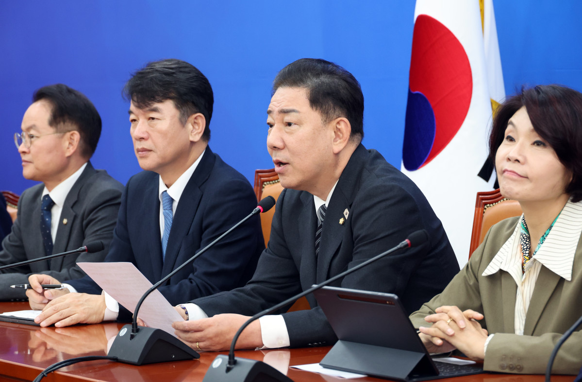 ▲김병기 더불어민주당 원내대표가 6일 오전 서울 여의도 국회에서 열린 정책조정회의에서 발언을 하고 있다. 2025.11.06.  (뉴시스)