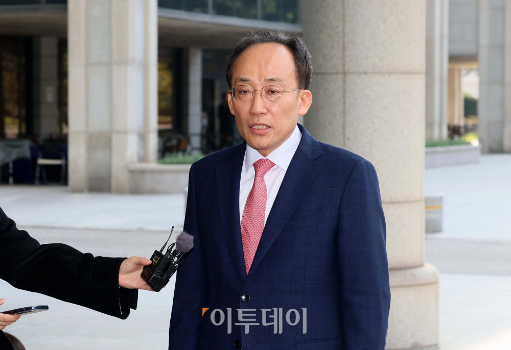 ▲'12·3 비상계엄' 당시 국민의힘 원내대표였던 추경호 의원이 30일 서울 서초구 서울고등검찰청에 마련된 내란특별검사팀 사무실에 피의자 신분으로 출석하고 있다. 추 의원은 계엄 해제 요구 결의안의 국회 표결을 의도적으로 방해했다는 의혹을 받고 있다. 신태현 기자 holjjak@ (이투데이DB)