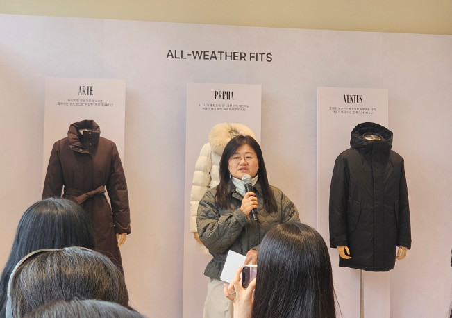 ▲김정미 네파 부사장이 6일 서울 서초구 청계산 원터골에 위치한 네파 청계산 매장에서 진행된 ‘네파 25FW 미디어 데이’에서 25FW 시즌 전략을 소개하고 있다. (사진=정영인 기자 oin@)