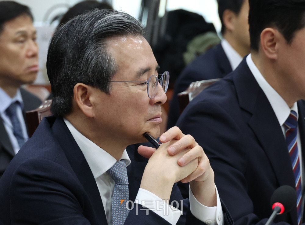 ▲김용범 대통령비서실 정책실장이 6일 서울 여의도 국회 운영위원회에서 열린 국정감사에 참석하고 있다. 고이란 기자 photoeran@