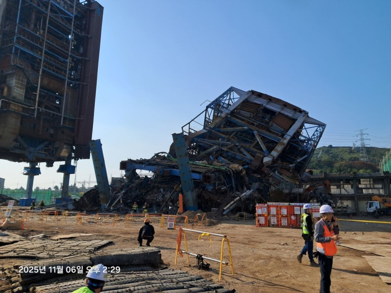 ▲울산화력발전소 구조물 붕괴 사고 현장 (사진제공=울산소방본부)