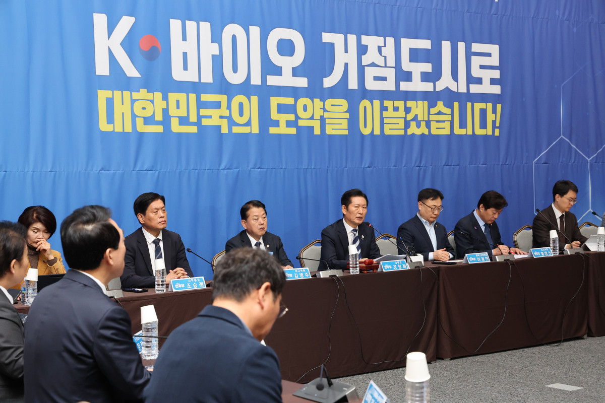 ▲정청래 더불어민주당 대표가 7일 충북 청주시 청주오스코에서 열린 충북 현장 최고위원회의에서 발언하고 있다. (연합뉴스)