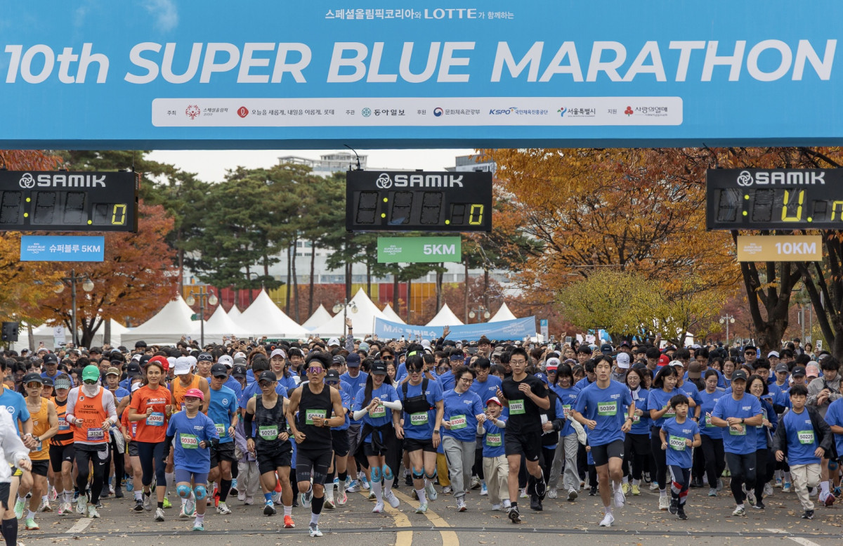 ‘8000명 희망 질주’ 슈퍼블루마라톤에 롯데 계열사 총집결