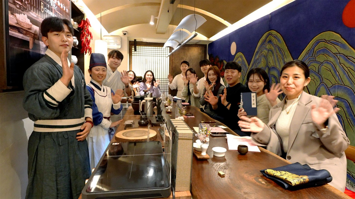 ▲CJ제일제당 퀴진케이 '폭군의 셰프' 스페셜 팝업 현장에 함께한 고객들 (사진제공=CJ제일제당)