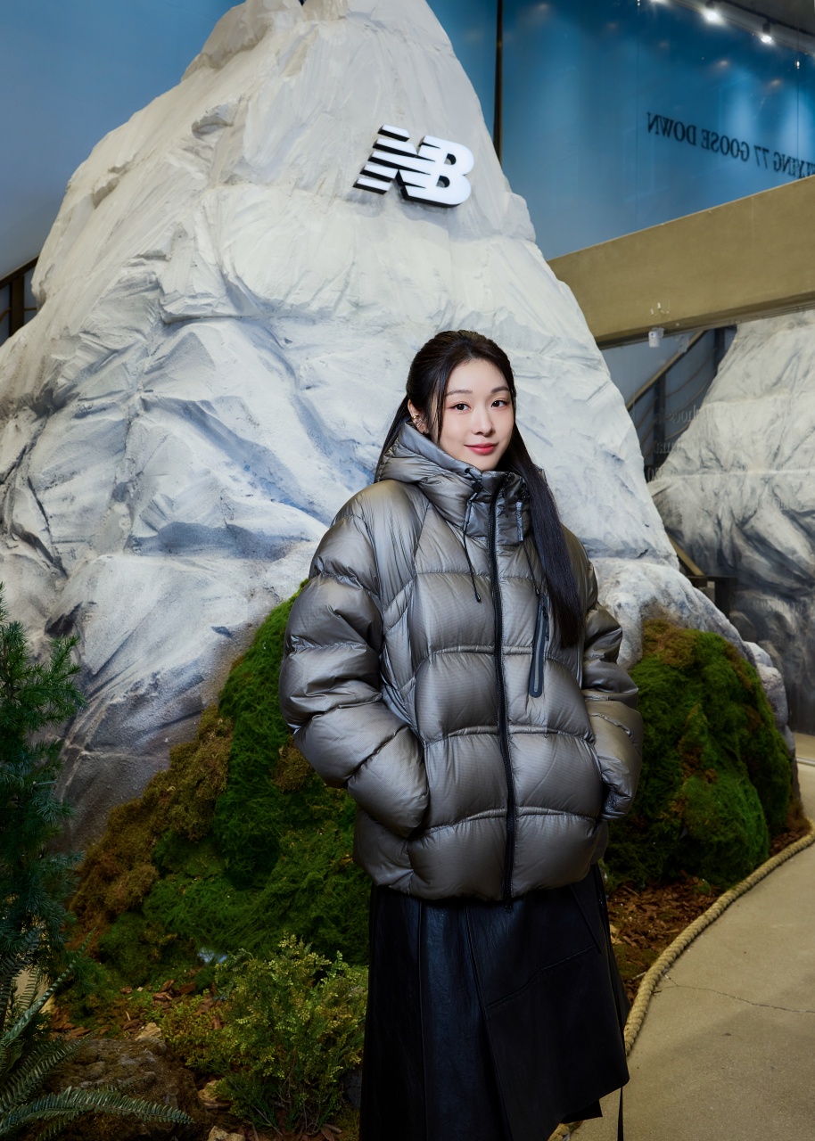 ▲1일 진행된 ‘플라잉 다운(FLYING DOWN)’ ‘WAY TO PEAK’ 팝업스토어 사전 오프닝 행사에 참석한 뉴발란스 앰버서더 김연아 (사진제공=이랜드월드 뉴발란스)