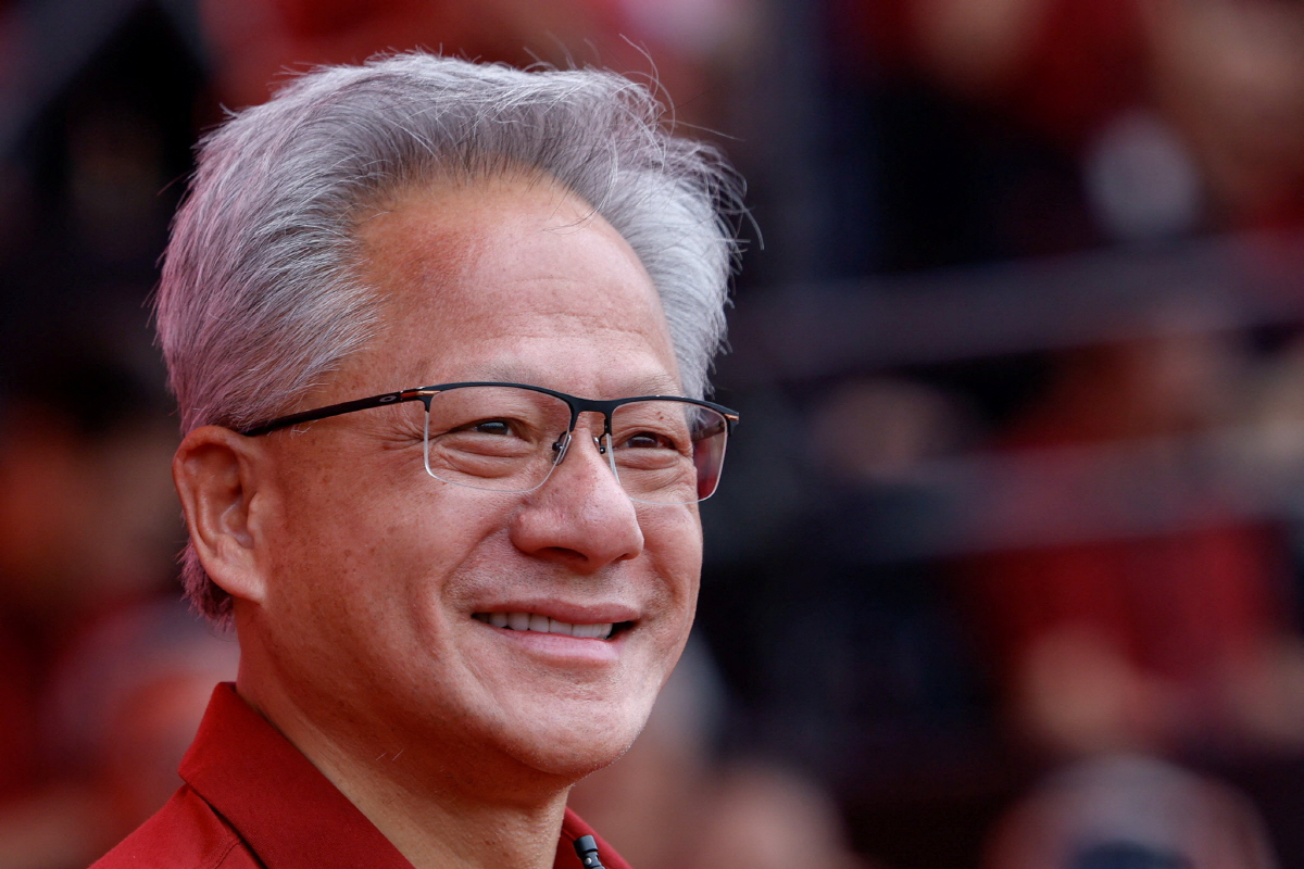 ▲젠슨 황 엔비디아 최고경영자(CEO)가 8일 대만 신주에서 열린 TSMC 체육대회에 참석하고 있다.  (신주(대만)/로이터연합뉴스)