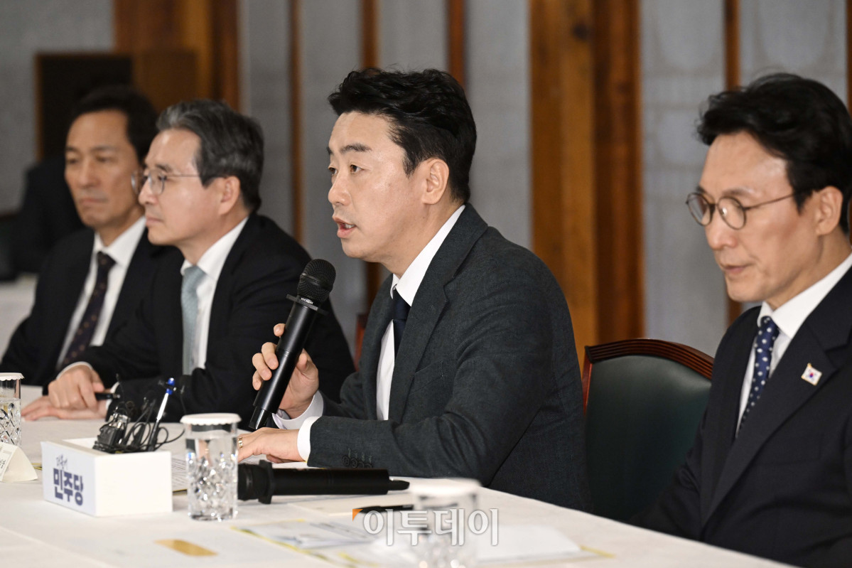 ▲강훈식 대통령 비서실장이 9일 서울 종로구 국무총리공관에서 열린 고위당정협의회에서 발언하고 있다. 조현호 기자 hyunho@