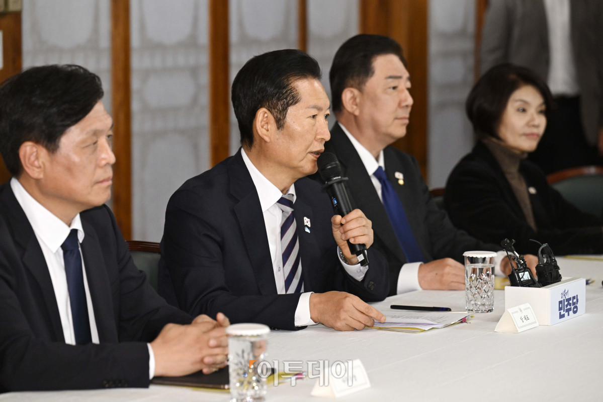 ▲정청래 더불어민주당 대표가 9일 서울 종로구 국무총리공관에서 열린 고위당정협의회에서 발언하고 있다. 조현호 기자 hyunho@