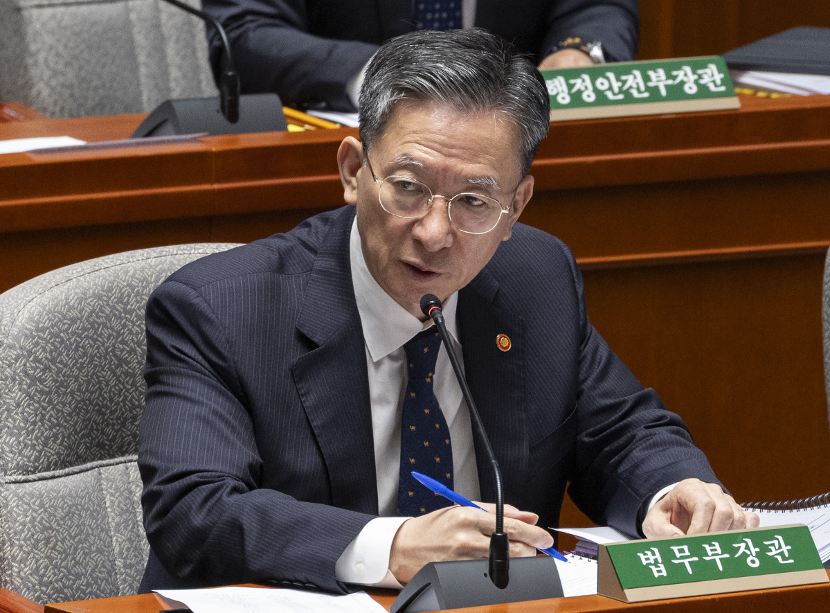 ▲정성호 법무부 장관이 7일 국회에서 열린 예산결산특별위원회 전체 회의에 출석해 2026년도 예산 관련 질의에 답하고 있다.  (연합뉴스)