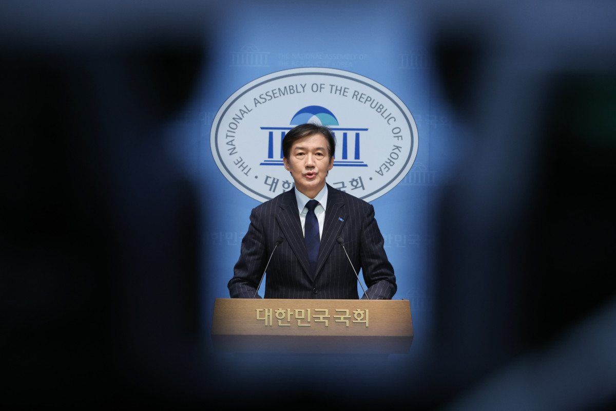 ▲조국 전 조국혁신당 비상대책위원장이 10일 서울 여의도 국회 소통관에서 당대표 출마 기자회견을 하고 있다. 혁신당은 23일 전당대회를 열고 대표와 최고위원 등 새 지도부를 선출한다. (연합뉴스)