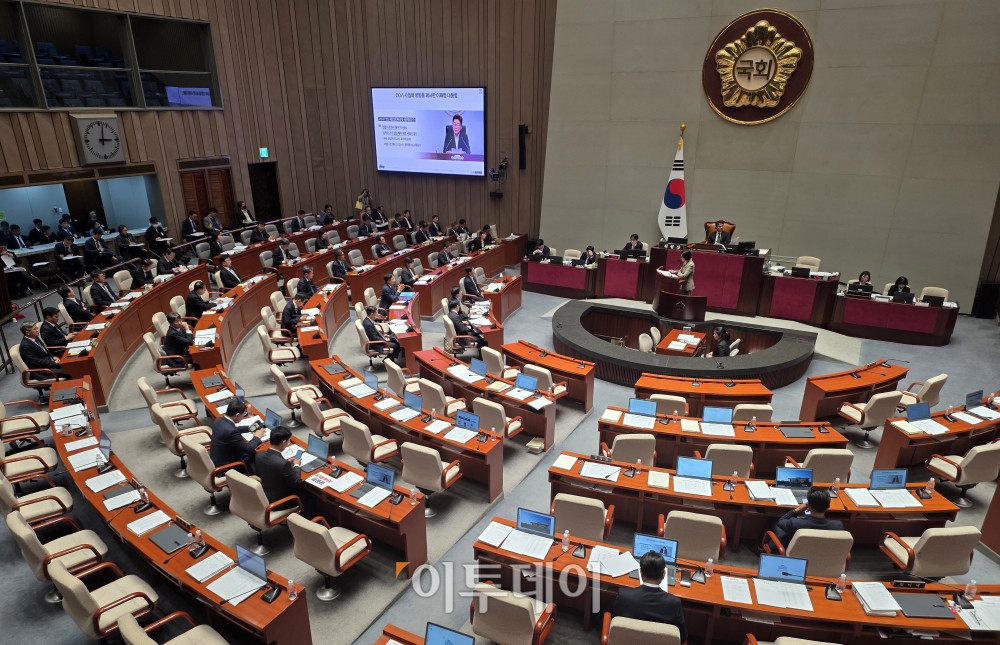 ▲구윤철 경제부총리 겸 기획재정부 장관이 10일 서울 여의도 국회에서 열린 예산결산특별위원회 경제부처 정책질의에서 의원 질의에 답하고 있다. 고이란 기자 photoeran@