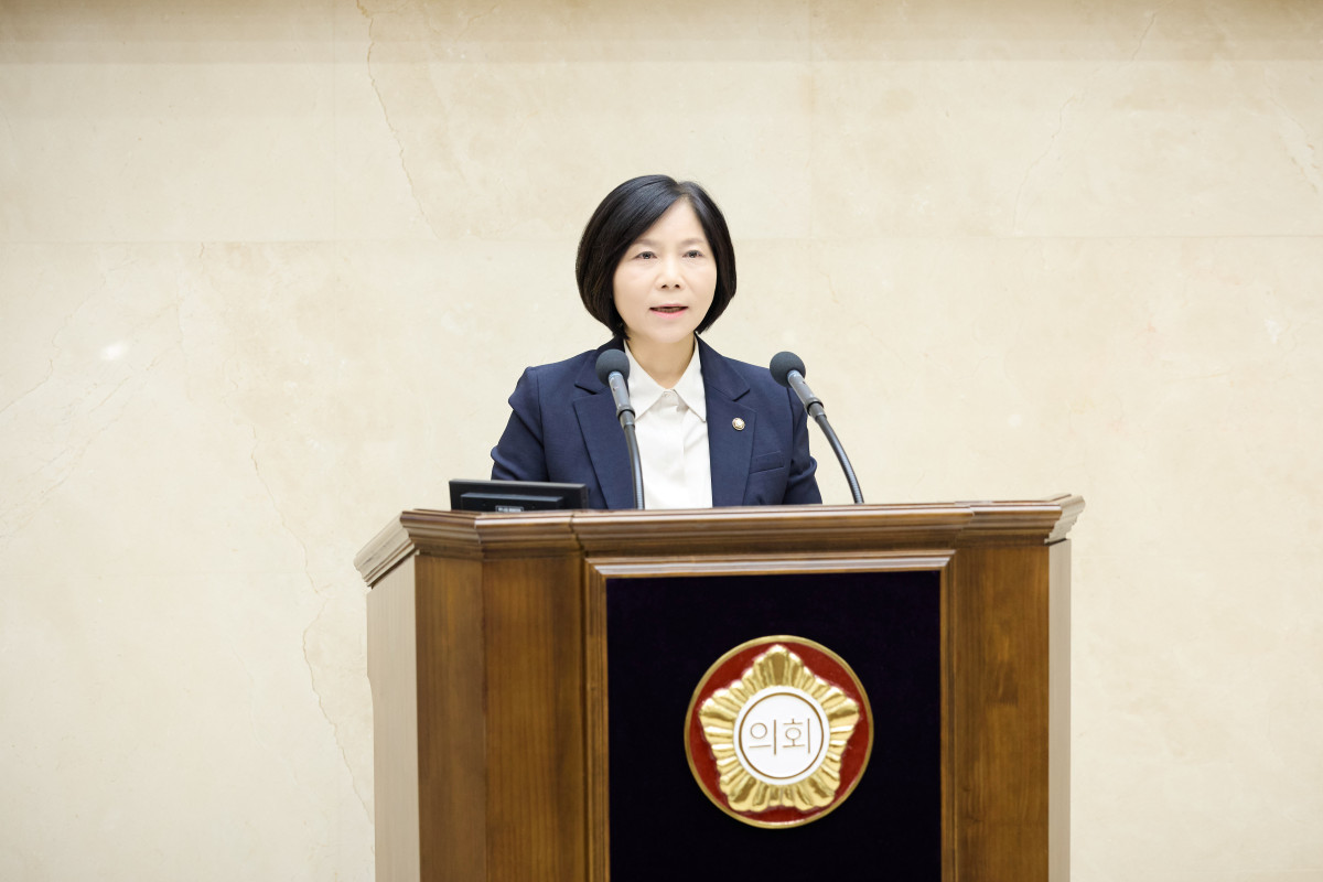 ▲ 용인특례시의회 신현녀 의이 10일 열린 제297회 정례회 제1차 본회의에서 5분 자유발언을 하고 있다 (용인특례시의회)