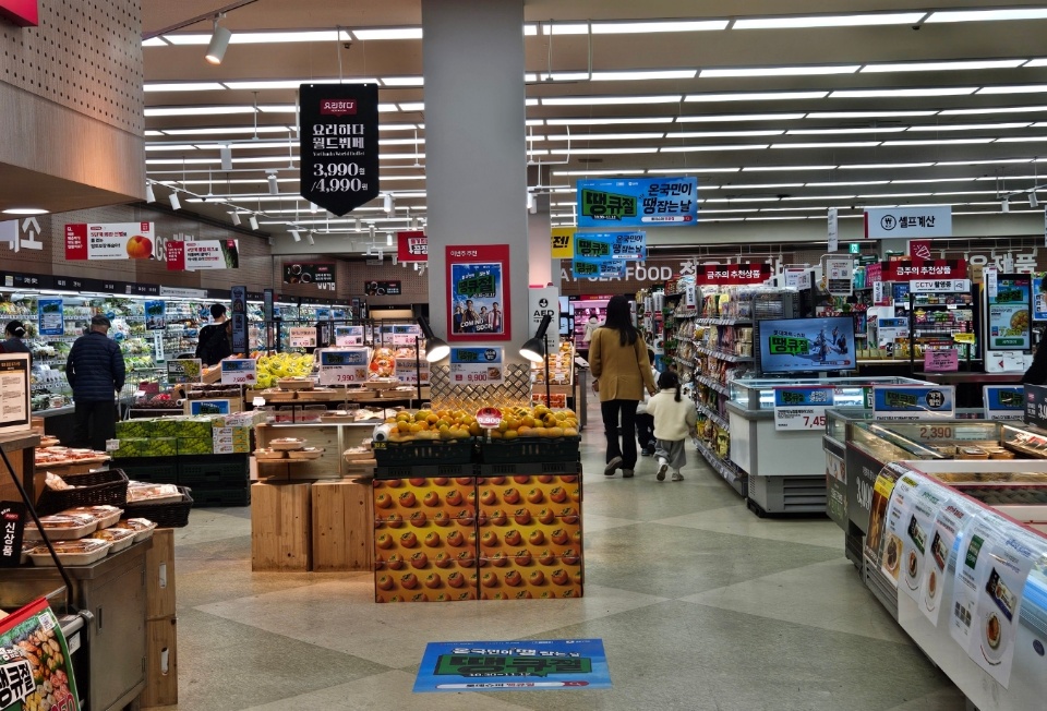 ▲10일 오후 서울 마포구에서 영업 중인 한 SSM 점포. (문현호 기자 m2h@)