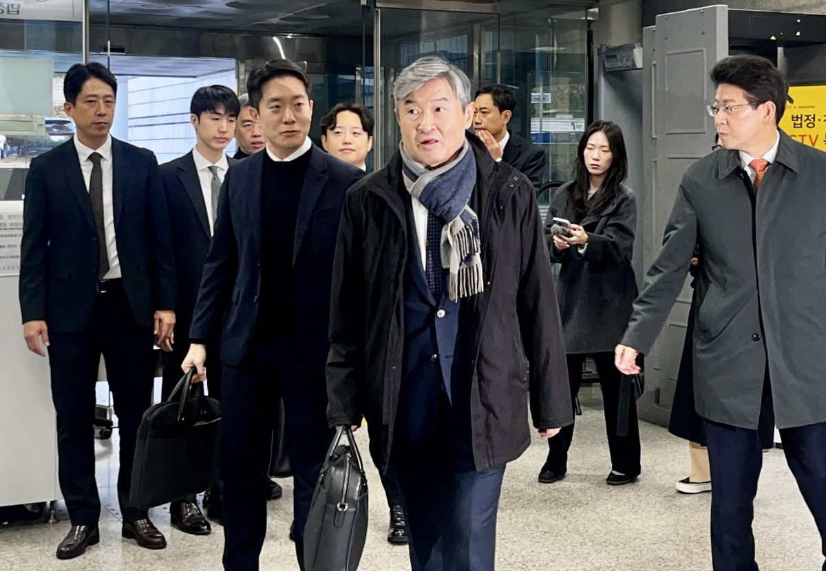 ▲국가정보원법 위반, 직무유기 등의 혐의를 받는 조태용 전 국가정보원장이 11일 구속 전 피의자 심문(영장실질심사)을 받기 위해 서울 서초구 서울중앙지방법원에 들어서고 있다.  (조소현 기자)