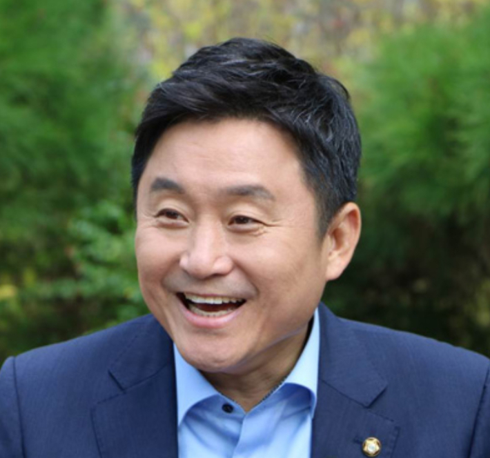 ▲최인호 전 의원이 HUG 사장에 지원한것으로 확인되었다.  (사진제공=최인호 페이스북)