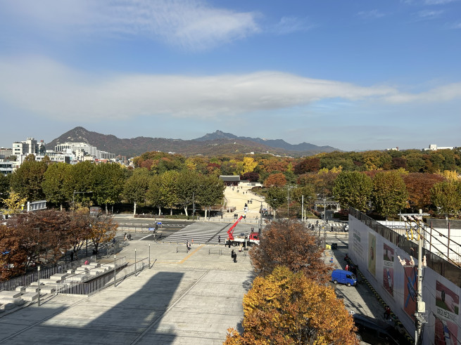 ▲서울 종로구 세운상가에서 종묘를 바라본 모습. (천상우 1000tkddn@)