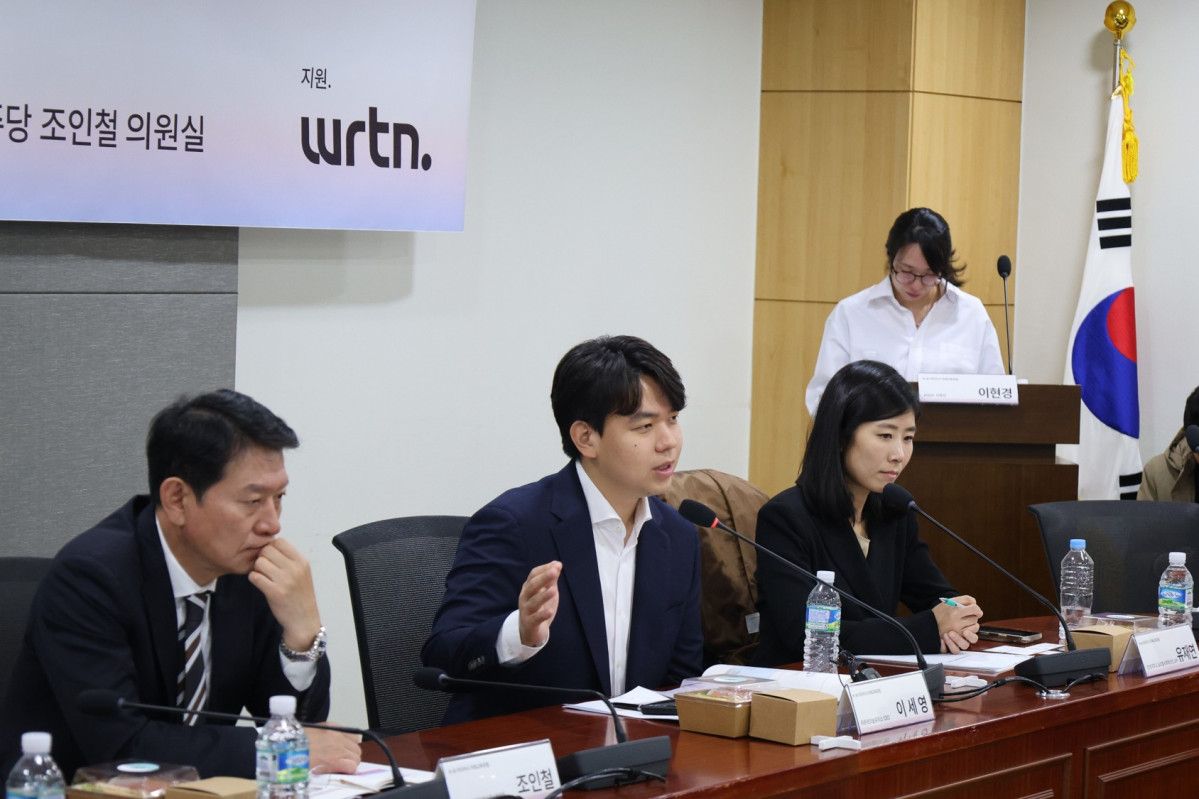 ▲11일 이세영 뤼튼테크놀로지스 대표가 'K-AI 리터러시 미래교육포럼'에서 발표하고 있다. (사진제공=뤼튼테크놀로지스)