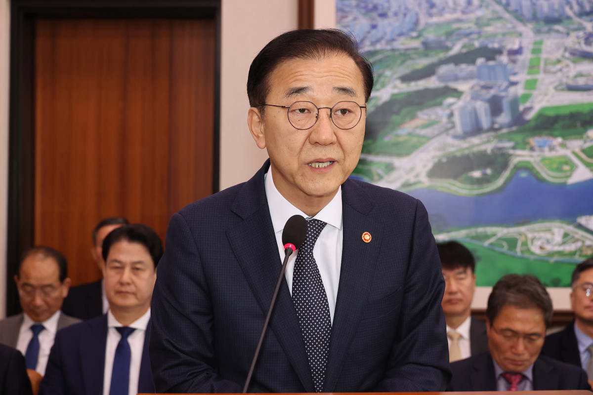 ▲김윤덕 국토교통부 장관이 11일 서울 여의도 국회에서 열린 국토교통위원회 전체회의에서 2026년도 예산안 관련 제안설명을 하고 있다. (사진제공=연합뉴스)