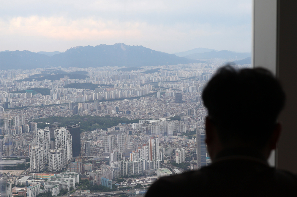 ▲롯데월드타워에서 내려다 본 서울 아파트 전경. 고이란 기자 photoeran@ (이투데이DB)