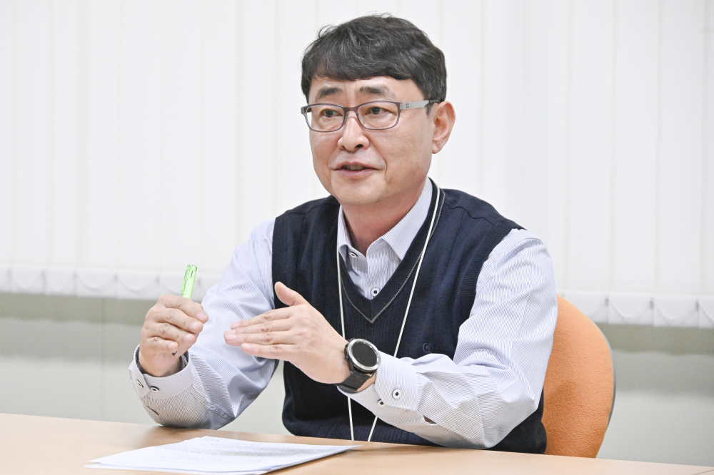 ▲유정호 삼천당제약 상무가 경기 화성시 향남읍 삼천당제약에서 이투데이와 인터뷰를 하고 있다. (사진제공=조현호 기자 hyunho@)