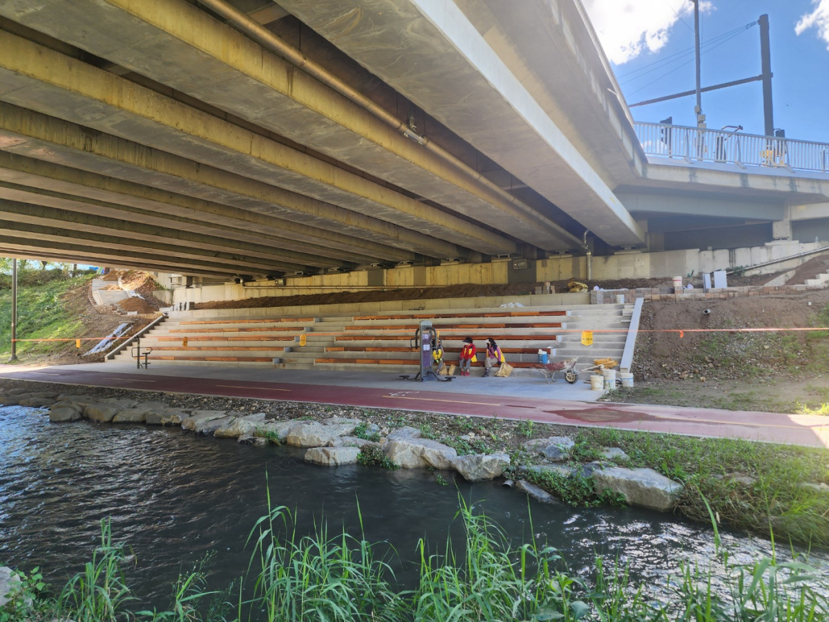 ▲장지천 수변활력거점 휴게공간 모습. (사진제공=서울시)