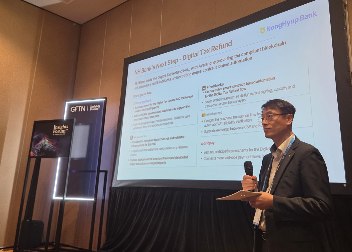 ▲11일 농협은행 최운재 디지털전략사업부문 부행장이 싱가포르 핀테크 페스티벌(SFF)에 참가해 발표를 하고 있다. (사진제공=NH농협은행)