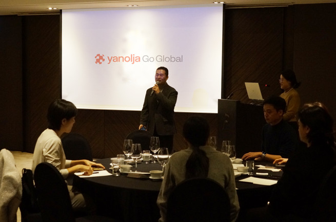 ▲김민우 YCGG 대표가 신규 CI를 소개하고 있다. (사진제공=야놀자클라우드고글로벌코리아)