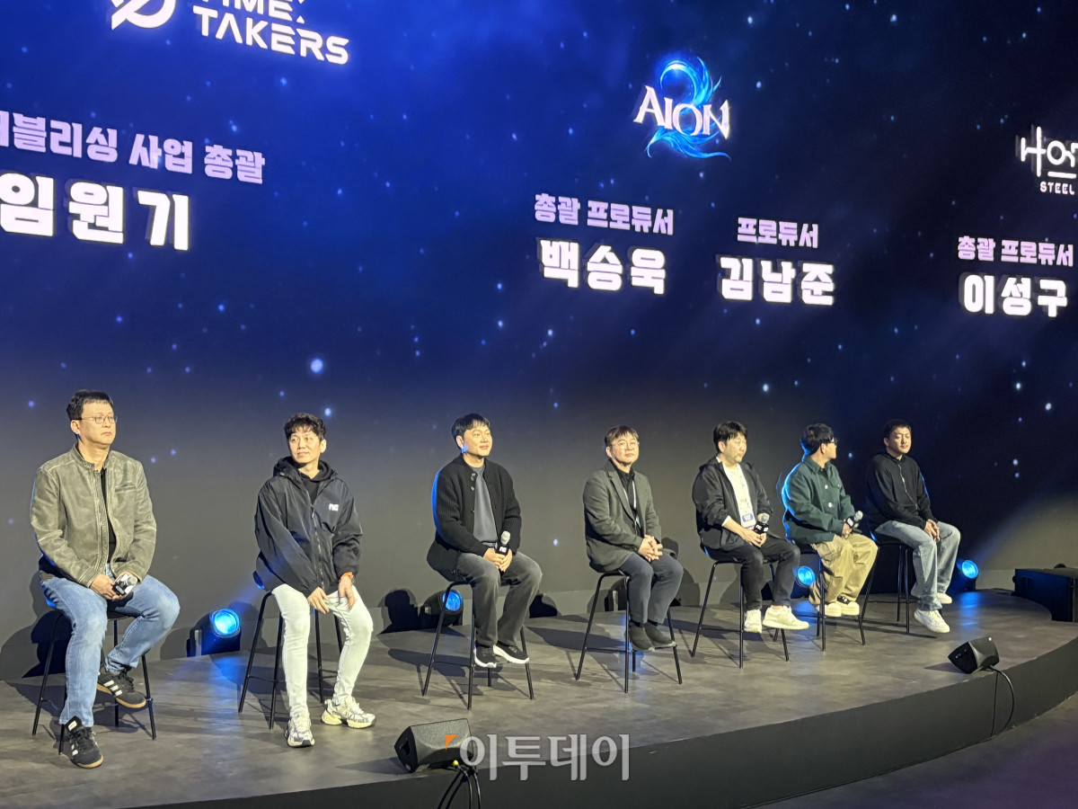 ▲13일 부산광역시 벡스코에서 열린 지스타2025의 엔씨소프트 오프닝세션에서 주요 신작들의 담당자들이 모여 기자들과 질의응답을 진행하고 있다. (임유진 기자 newjean@)