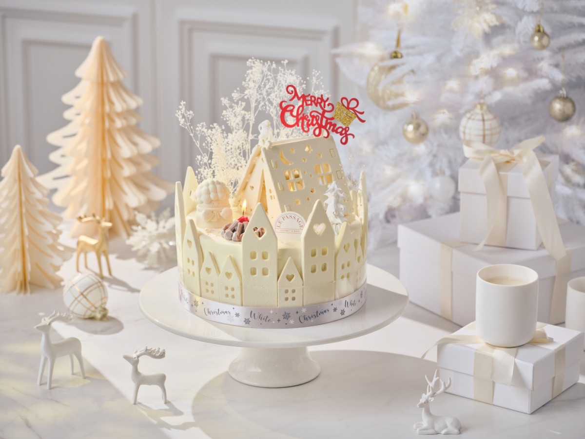 ▲워커힐이 크리스마스 시즌 한정 출시한 ‘2025 뤼미에르 블랑슈 케이크’ (사진제공=워커힐호텔앤리조트)