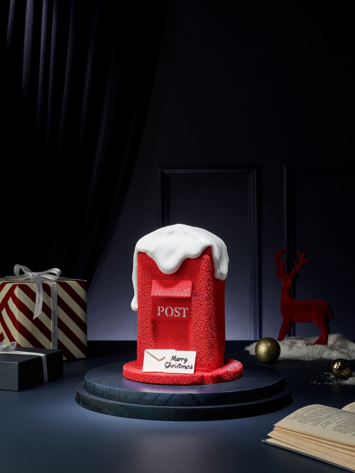 ▲파라다이스 크리스마스 시그니처 ‘산타_포스트박스’ 케이크 (사진제공=파라다이스호텔앤리조트)