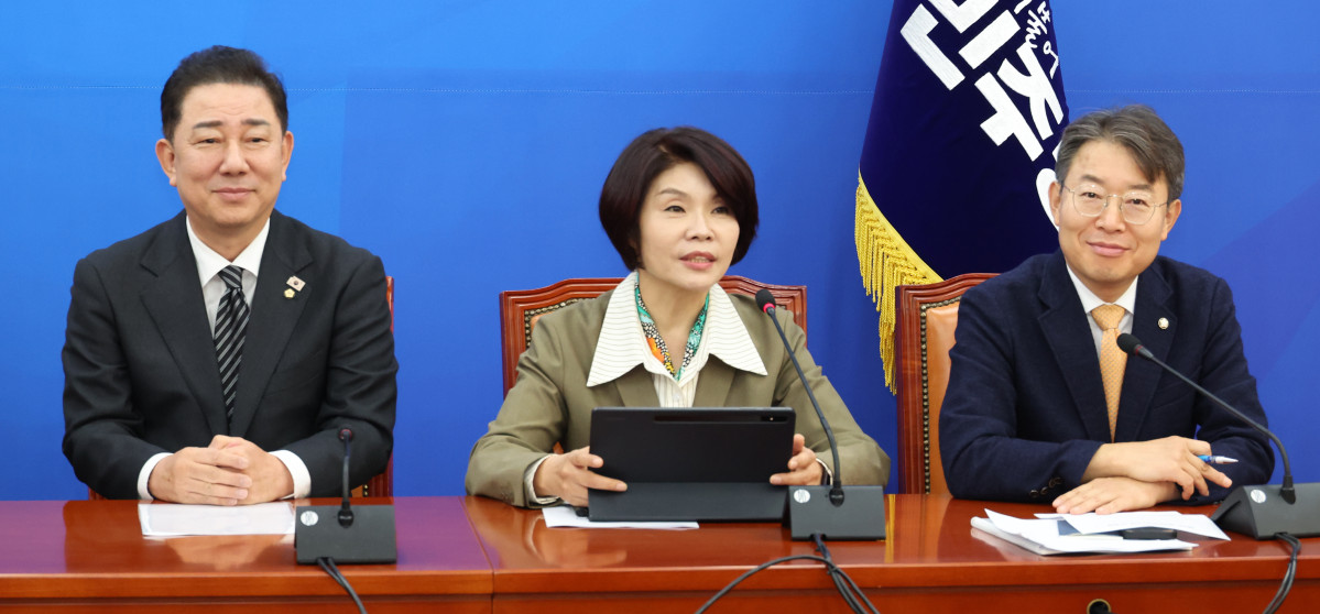 ▲한정애 더불어민주당 정책위의장 6일 오전 서울 여의도 국회에서 열린 정책조정회의에서 발언을 하고 있다. 2025.11.06. (뉴시스)