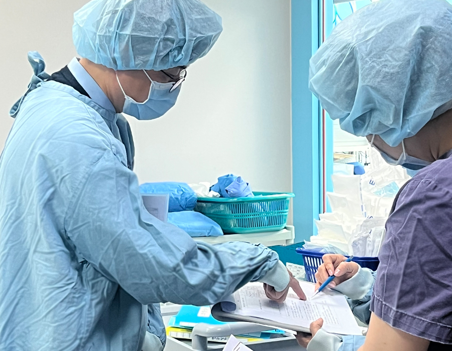 ▲연세하나병원 수술실에서 멸균·소독 절차 및 시설 환경을 확인하는 현장 조사 장면. (연세하나병원)